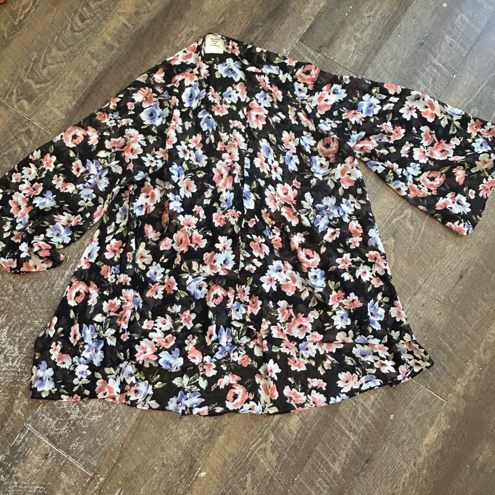 Scrap Work Boutique Floral Kimono Cardigan Small Black Pink Blue Sheer Open Top